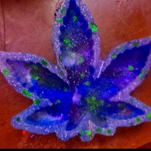 Resin Mapleleaf ashtray